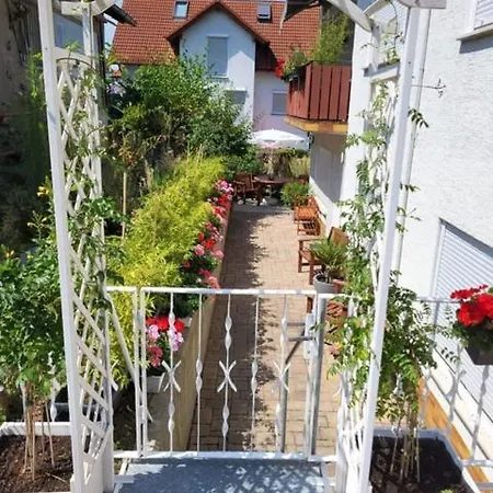 An Der Bergstrasse Апартаменты